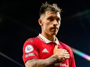 Lisandro Martinez Tampil Menawan, Bukti Tinggi Badan Bukan Halangan