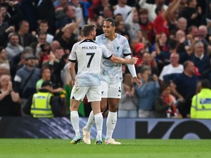 Liverpool Dibobol MU, Milner Marahi Van Dijk