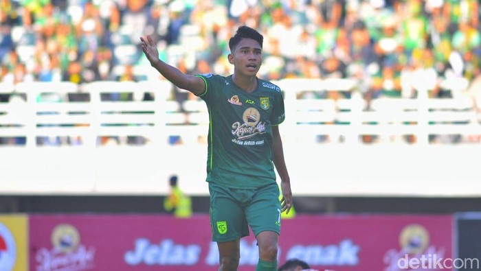 Marselino Ferdinan Persebaya menumbangkan PSIS Semarang dengan skor 1-0 di Stadion GBT, Selasa (23/8/2022). Gol semata wayang itu dikemas Marselino Ferdinan.