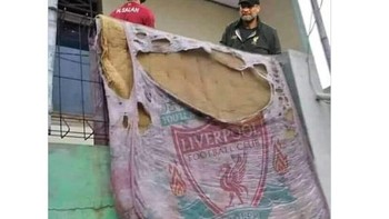 Kemenangan MU karena Liverpool sudah lapuk. Foto: Twitter