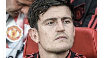 Man of The Match bagiku adalah Maguire duduk di bangku cadangan. Pahlawan sepakbola modern. Terima kasih kapten, canda akun ini. Foto: Twitter