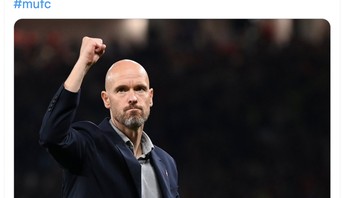 Erik Ten Hag pun dipuji karena berani membuat keputusan besar dengan mencadangkan Ronaldo dan Maguire melawan musuh bebuyutan Liverpool. Foto: Twitter