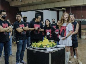Momen Asyik Drummer Ray Prasetya Saat Makan Nasi Kuning Bareng BCL