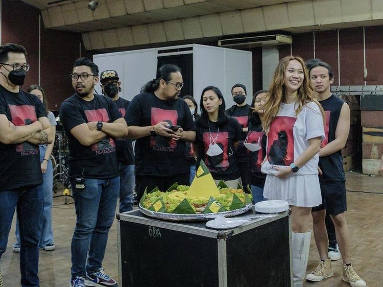 Momen Asyik Drummer Ray Prasetya Saat Makan Nasi Kuning Bareng BCL