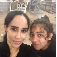 Setelah berbagai kontroversi, mulai dari kecanduan obat-obatan terlarang hingga jadi bintang film porno, sejak 2018, Nadya Suleman menata lagi hidupnya. Dia menjauh dari kontroversi. Nadya bekerja sebagai konselor dan terapis untuk mereka yang kecanduan alkohol dan obat-obatan. Foto: Dok. Getty Images, Instagram Nadya Suleman