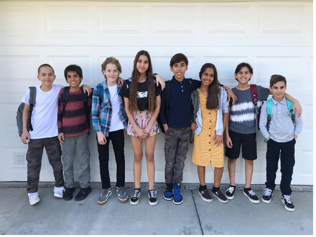 Nadya Suleman kembali disorot setelah mengunggah foto delapan anak kembarnya yang sudah menjadi remaja. “First day of 8th grade,” tulisnya pada keterangan foto yang menampilkan delapan anak kembarnya di hari pertama mereka masuk sekolah sebagai anak kelas 8 atau 2 SMP. Foto: Dok. Getty Images, Instagram Nadya Suleman