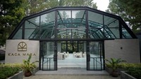 Daya tarik lain yang dimiliki Kafe SuLeng ini adalah adanya spot-spot yang instagramable baik di indoor maupun outdoor. Pada indoor, kafe dibuat seperti seseorang tengah Work from Café namun dengan suasana alam.