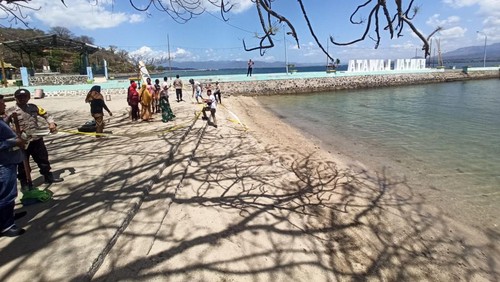 Pantai Lawata Bima, NTB, lokasi penemuan mayat pria mengapung, Selasa (23/8/2022).