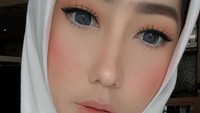Dina Risty kerap mendapatkan pujian cantik oleh netizen di media sosial. Foto: dok instagram dienz_36