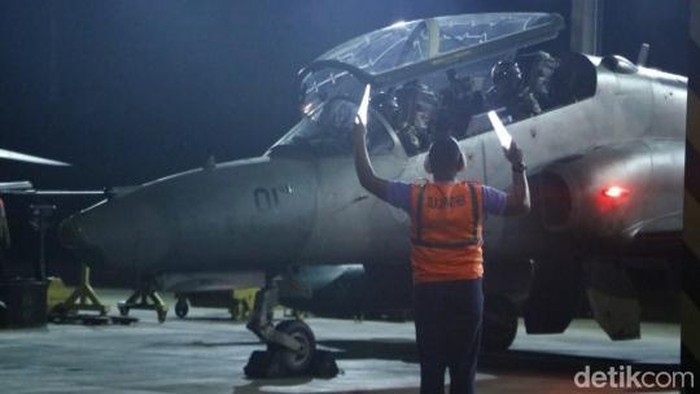 Pesawat tempur TNI AU saat hendak latihan.