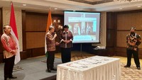 Mendag menyaksikan penandatanganan 22 kesepakatan kerja sama (MoU) antara pelaku usaha kedua negara senilai USD 3,2 miliar. Misi dagang itu meliputi produk-produk minyak kelapa sawit (CPO), olein, batu bara, furnitur, perkakas plastik, serta bubur kertas dan kertas dengan nilai total mencapai USD 3,2 miliar.