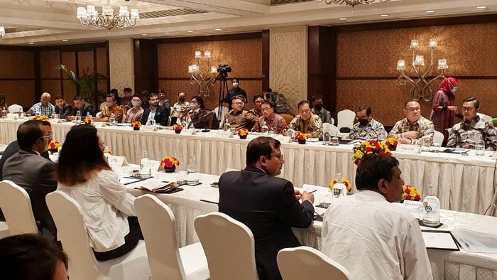 Potensi Ekspor Indonesia ke India Senilai USD3,2 Miliar Menteri Perdagangan Zulkifli Hasan memimpin Delegasi Misi Dagang Indonesia ke New Dehli India dengan membawa 10 pelaku usaha dan eksportir Indonesia, serta asosiasi.