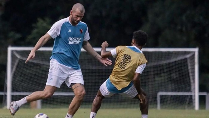 PSM Makassar Pemain Wiljan Pluim dan Yakob Sayuri