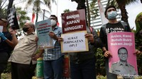 Aksi ini berlangsung tertib. Massa membubarkan diri setelah menyampaikan aspirasinya.