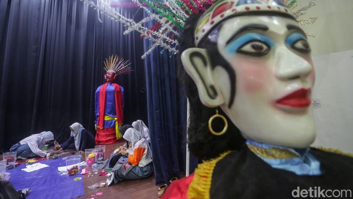 Serunya Berkreasi lewat Pelatihan Seni Kriya Pelajar dan ABK Suku Dinas Kebudayaan Kota Administrasi Jakarta Pusat menggelar pelatihan seni kriya kepada sejumlah pelajar ABK di Jakarta.