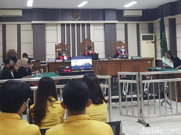 Sidang kasus suap seleksi perangkat desa di Kabupaten Demak yang menjerat 2 dosen UIN Walisongo Semarang, digelar hybrid di PN Tipikor Semarang, Selasa (23/8/2022).