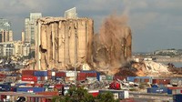 Silo atau struktur yang digunakan untuk penyimpan biji-bijian di Pelabuhan Beirut, Lebanon, terus mengalami keruntuhan.  