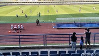 Ketua Umum Bobotoh Maung Bandung Sajati (The Bombs) Nevi Effendi mengatakan aksi boikot menonton laga Persib di Stadion GBLA sudah dilakukan sejak pertandingan melawan Madura United dan PSIS Semarang. Iyaa sudah dari awal lawan Madura juga boikot, kan sepi di lapangan itu dari semua komunitas, kata Nevi saat dikonfirmasi detikJabar melalui sambungan telepon.