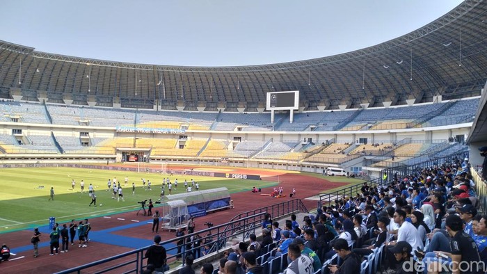 Suasana Stadion GBLA saat laga Persib vs Bali United