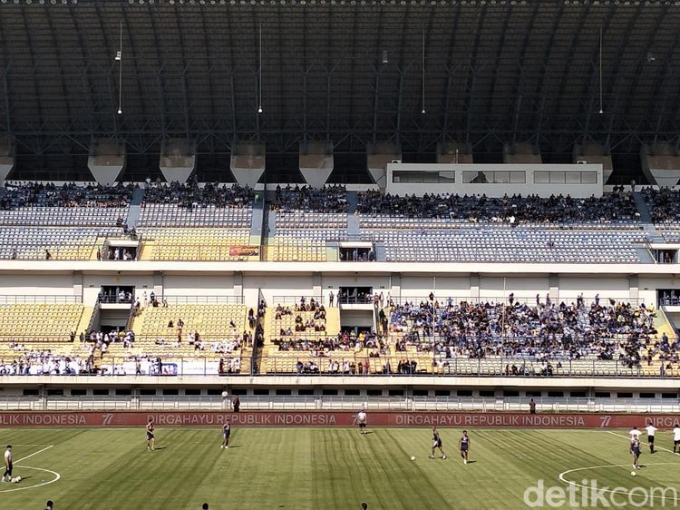 Ironi Big Match Persib Vs Bali United: Stadion GBLA Tetap Lowong