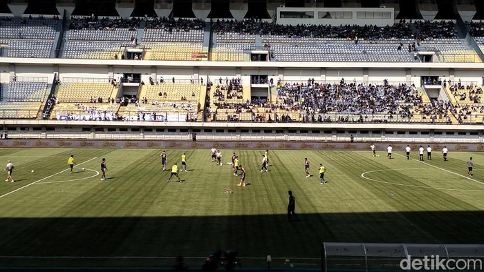 Suasana Stadion GBLA saat laga Persib vs Bali United