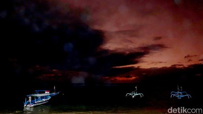 Eksotisme Lembayung Pagi Pantai Sindhu Sanur
