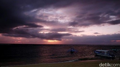 Sunrise di Pantai Shindu Sanur Bali