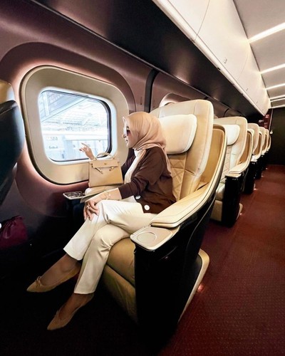 Syahrini Sewa Shinkansen Syahrini Sewa Shinkansen