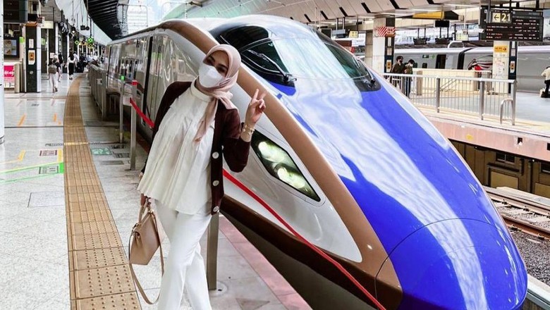 Syahrini Sewa Shinkansen