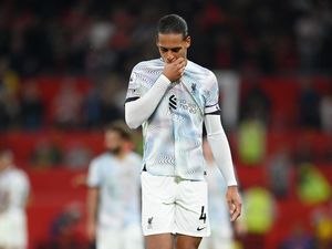 Liverpool Takluk dari MU, Van Dijk Kebanjiran Meme