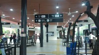 Kepala Divisi Sekretaris Perusahaan PT Transportasi Jakarta (TransJakarta) Anang Rizkani Noor mengatakan Halte Balaikota hadir dengan kapasitas yang lebih besar serta dilengkapi dengan kapasitas yang bisa dimanfaatkan pelanggan seperti mesin gate, toilet, kamera pengintai atau CCTV, Passanger Information System (PIS), Wi-fi, mushala dan lainnya. (Dok. Tiara Aliya)
