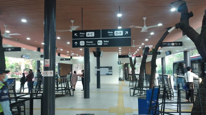 Wajah baru Halte TransJ Balai Kota dan Kwitang (Dok. Tiara Aliya) Wajah baru Halte TransJ Balai Kota dan Kwitang (Dok. Tiara Aliya)