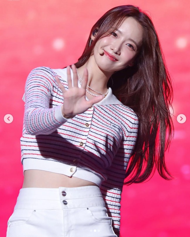 Mantan kekasih Lee Seung Gi itu dikenal cantik bahkan sebelum debut bersama Girls’ Generation pada 2007 silam. Foto-fotonya semasa sekolah membuktikan Yoona terlahir sebagai visual dan center. Foto: dok. Instagram @yoonaxfolder