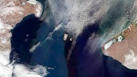 Kedua pulau tersebut dikenal dengan sebutan Diomede besar yang berada di wilayah Rusia dan Diomede kecil yang berada di wilayah Amerika Serikat. Saking dekatnya, masyarakat di pulau Diomede besar bisa melihat pulau Diomede kecil, demikian pula sebaliknya. Getty Images/Gallo Images
