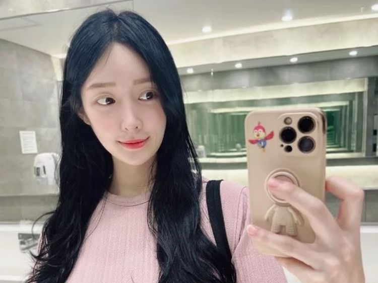 Potret Cantik Ahreum eks T-Ara Pamer Perut Hamil