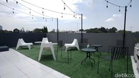 Hunian yang terletak di kawasan berorientasi transit atau Transit Oriented Development (TOD) ini juga memiliki area Rooftop yang langsung menghadap ke area gedung perkantoran di kawasan Sudirman. Pemerintah DKI sendiri melalui program ini berupaya untuk mendorong terciptanya pola mobilitas yang dapat mengandalkan transportasi umum dan jalan kaki ke area perkantoran.