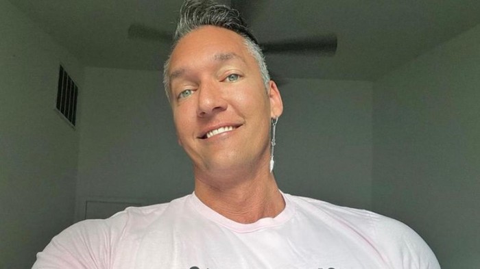 bintang porno cacar monyet Bintang porno Silver Steele dari Houston, Texas membagikan kisahnya terinfeksi cacar monyet melalui instagram pribadinya @therealsilversteele. Benjolan putih pertama kali timbul beberapa hari setelah perayaan kemerdekaan Amerika, 4 Juli lalu.