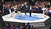 Kandidat PM Inggris, Rishi Sunak menjawab pertanyaan dalam sesi debat di calon perdana menteri di NEC, Birmingham, Inggris, Selasa (23/8/2022).