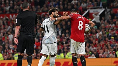 Momen Bruno Fernandes Ulur Waktu Sebelum Kena Cekik Klopp