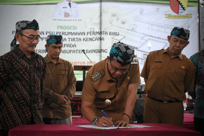 Bupati Bandung Dadang Supriatna