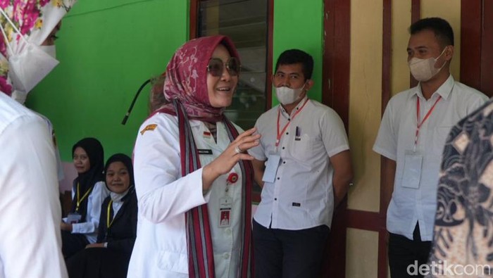 Bupati Klaten Sri Mulyani melakukan monitoring tes seleksi perangkat desa di Delanggu, Rabu (24/8/2022).