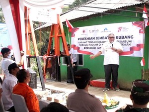 Bupati Sukabumi Resmikan Jembatan yang Hubungkan 3 Kampung di Cibadak