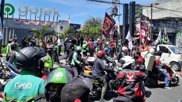 demo ojol surabaya