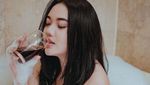 Begini Pose Aspri Ke-6 Dhea Qiqi saat Ngopi Bareng Hotman Paris