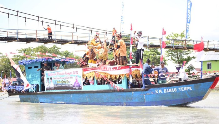 Pemerintah Kabupaten Wajo, Sulawesi Selatan (Sulsel) menggelar Festival Danau Tempe (FDT) 2022.