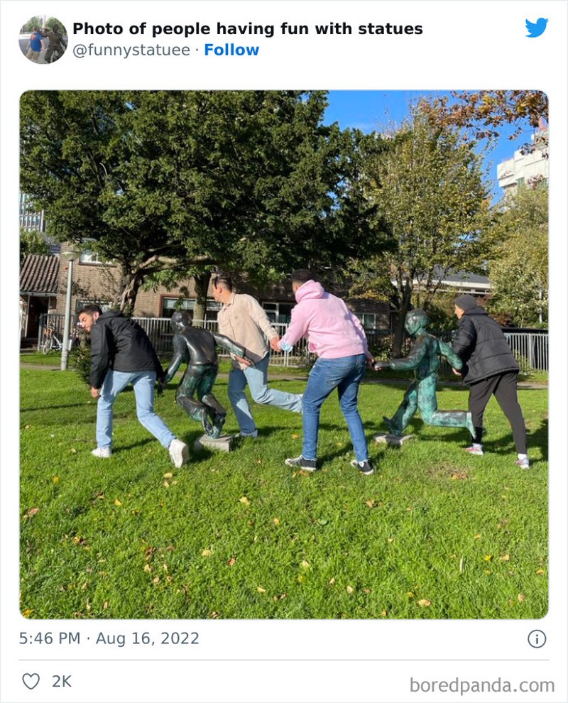 Foto orang dan patung