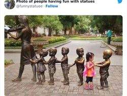 Foto Aksi Manusia dan Patung, Keren Tapi Bikin Ngakak