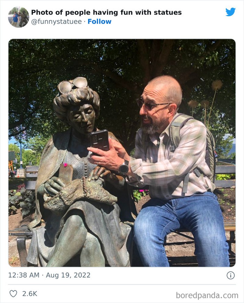 Foto orang dan patung