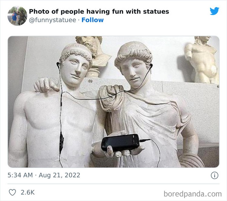 Foto orang dan patung