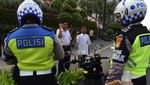 Tak Bawa SIM-STNK-Helm, Pelajar Ini Ditilang Nyanyi Indonesia Raya